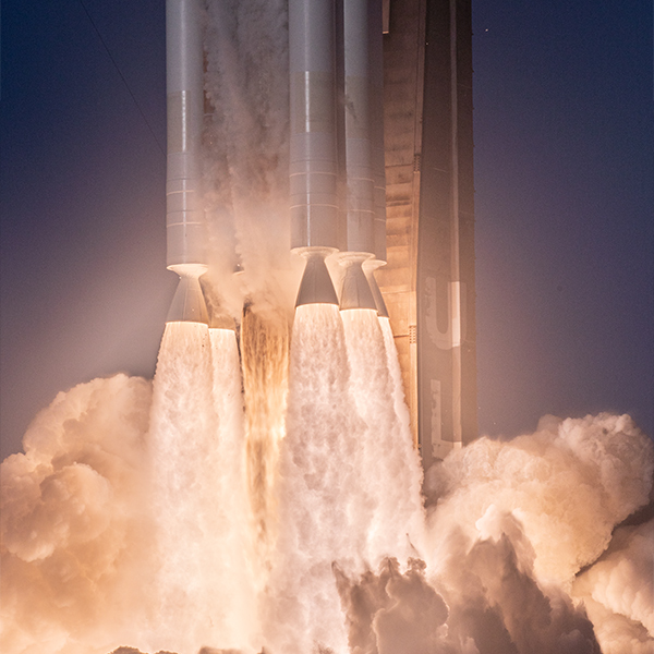 Contenido disponible en TV, laptop, tablet y móvil